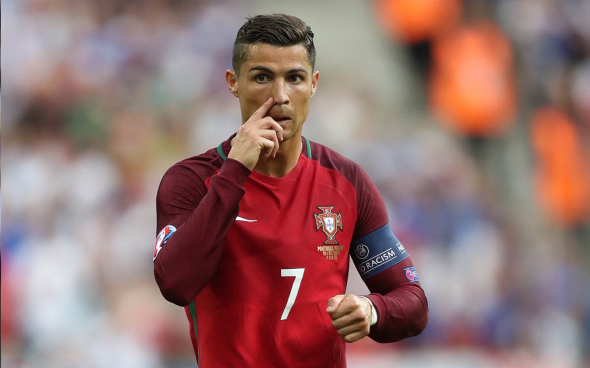 当北欧铁壁撞碎蓝月神话，莱万在德甲争冠夜的终极接管